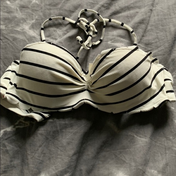 Bathing suits - Picture 2 of 2